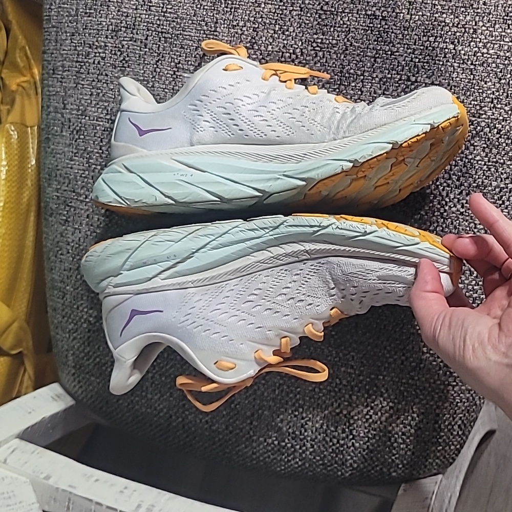 HOKA ONE ONE Clifton 8 Size 9.5 Women's 42 EU - Picture 5 of 11